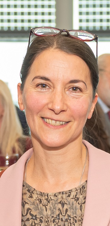 A profile picture of Dr Victoria Hands 